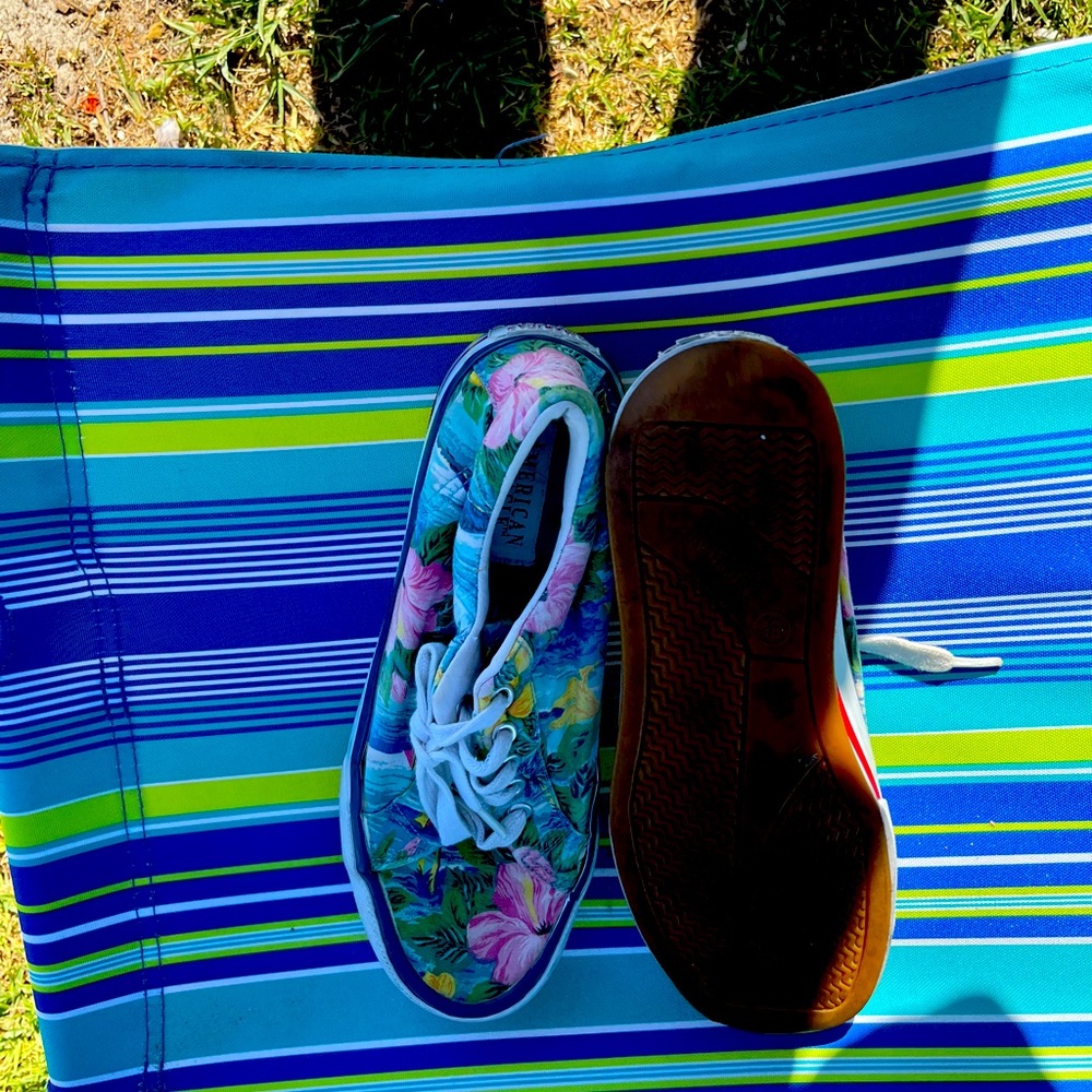 AE tennis shoes, floral print, multicolor